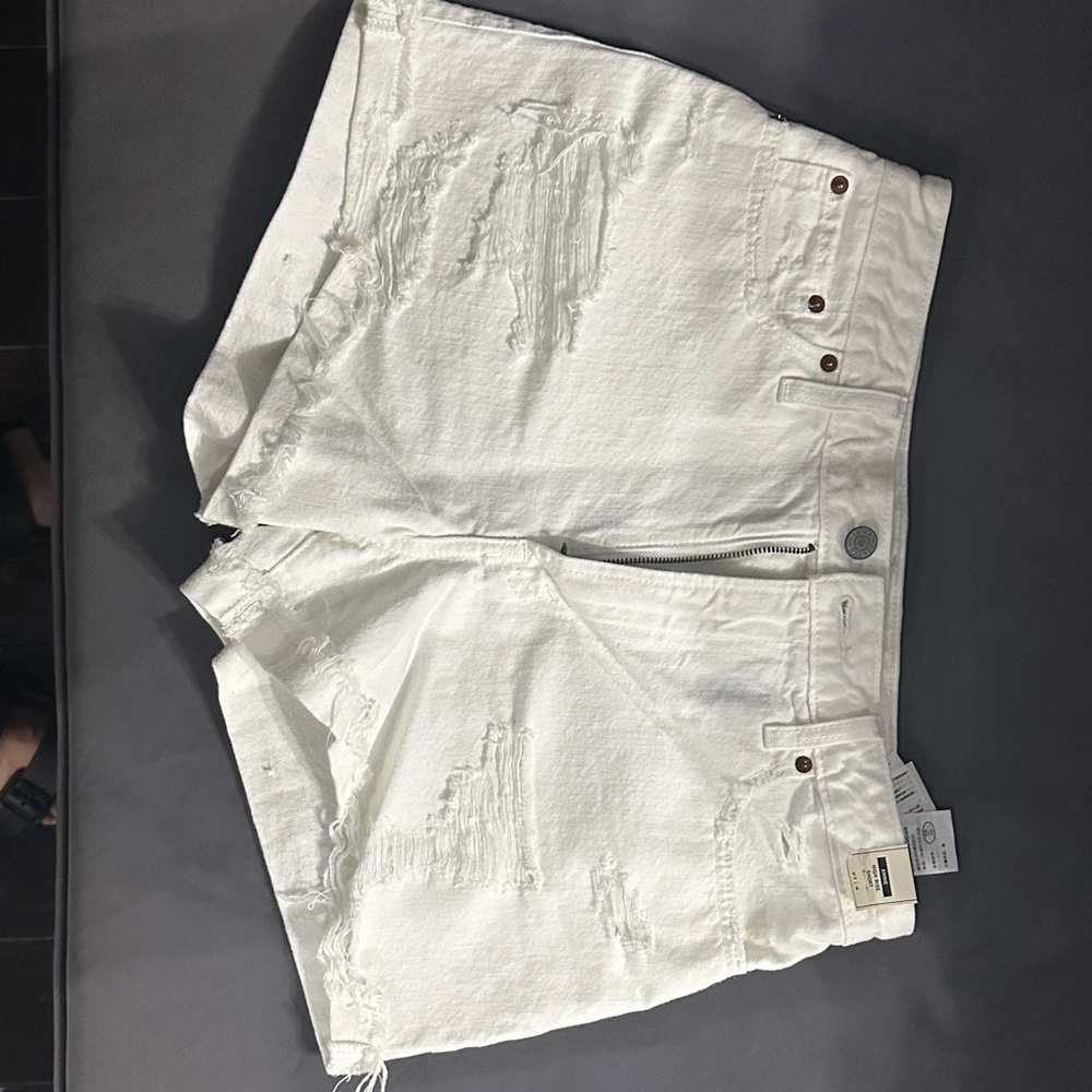Abercrombie & Fitch Cream High Rise Shorts